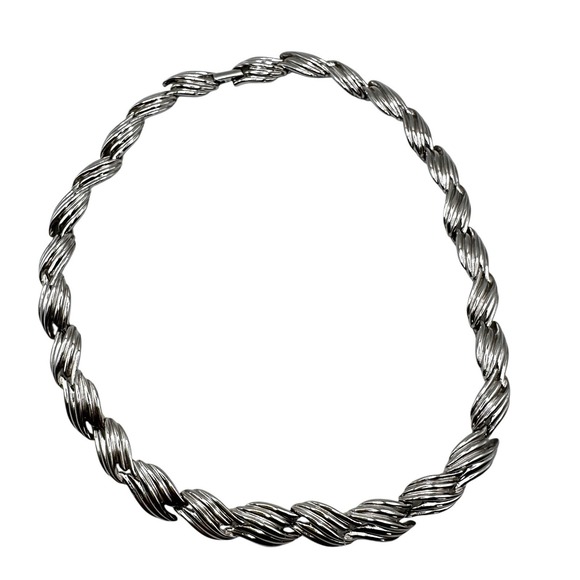 Vintage Trifari Necklace Textured Silver Tone Choker Collar 15 inch - Picture 5 of 11